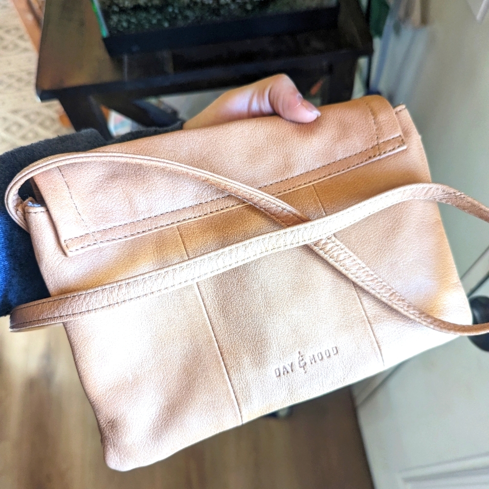 Day & Mood Leather small Cross body